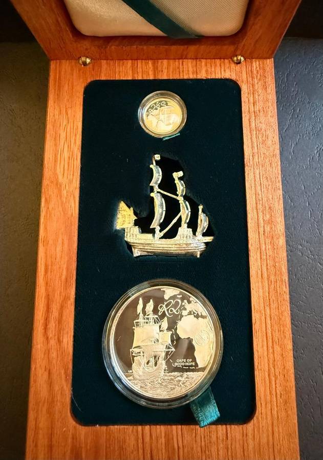 Silver R2 Crown and 2.5c Tickey - 2009 MARITIME Set - DROMMEDARIS / SAÕ GABRIEL + silver miniature