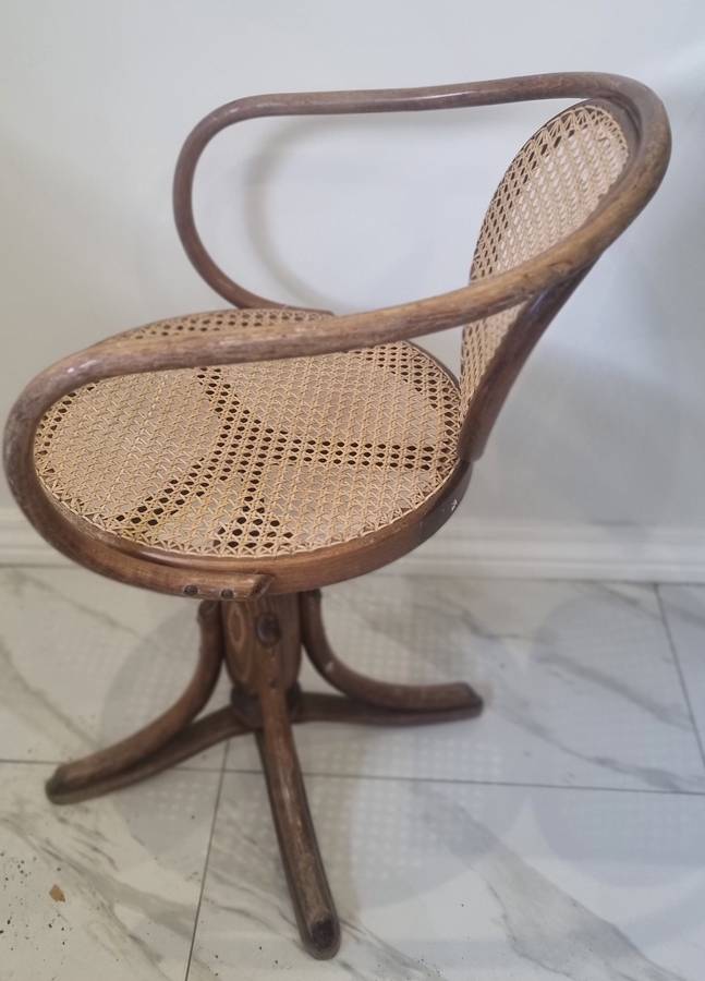 Bentwood, swivel office chair, by Michael Thonet,  Model 5501, designed for ZPM Radomsko, 1930s