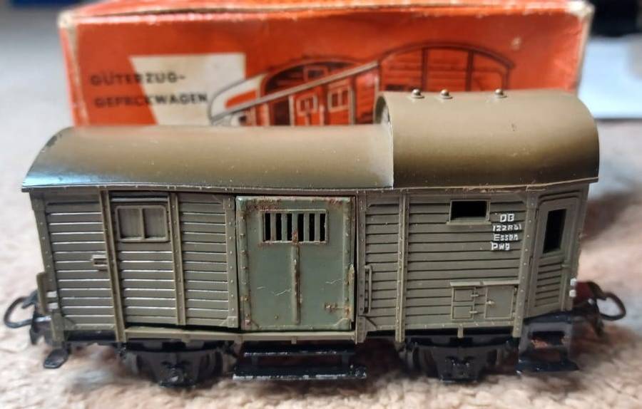 Marklin 4600 - Luggage guards van - rare 1956 version with broad pre uncoupler