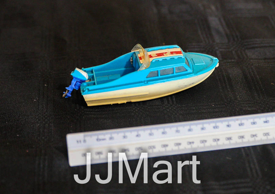 Rare Corgi Toys 104 Dolphin Cruiser Plus trailer