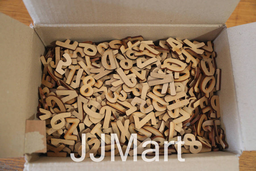 Box of cut out letters and numbers (+/- 820 in total)