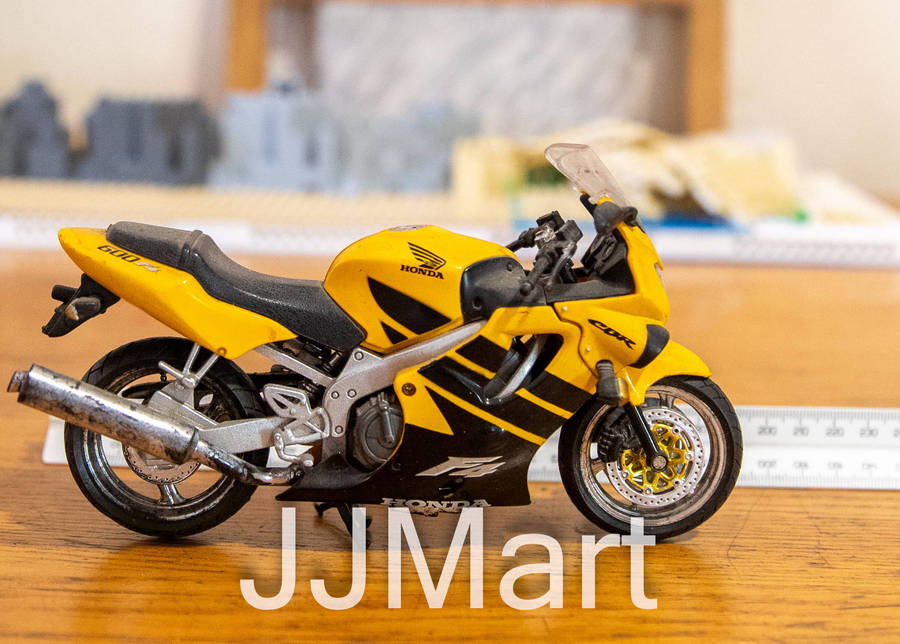 Honda CBR600 F4 Model Diecast Motorcycle by NewRay - Yellow Motorbike scale model
