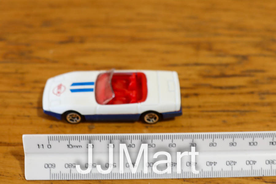Maisto 1986 Chevrolet Corvette Die Cast - Boxed