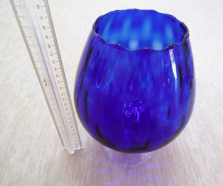 vintage ,,super Nice cobalt blue optic  glass vase