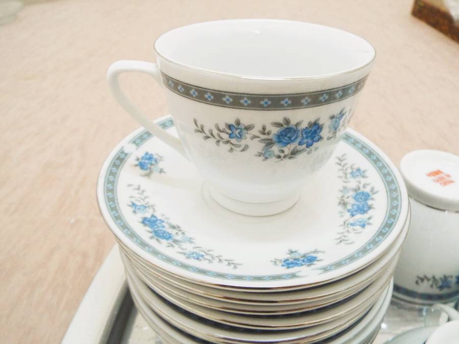 vintage ,,Nice lot of 20 items   10 tea cups and 10 sources as 1 lot