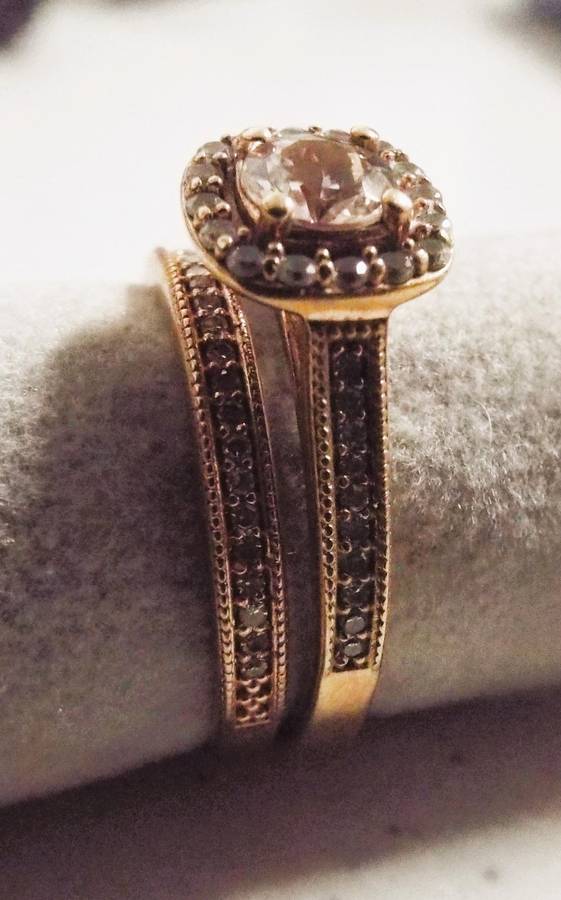 VINTAGE 9CT Wedding set with 5mm pink diamond from the late 1980s