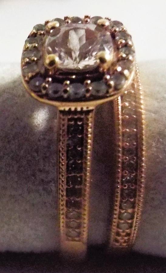 VINTAGE 9CT Wedding set with 5mm pink diamond from the late 1980s