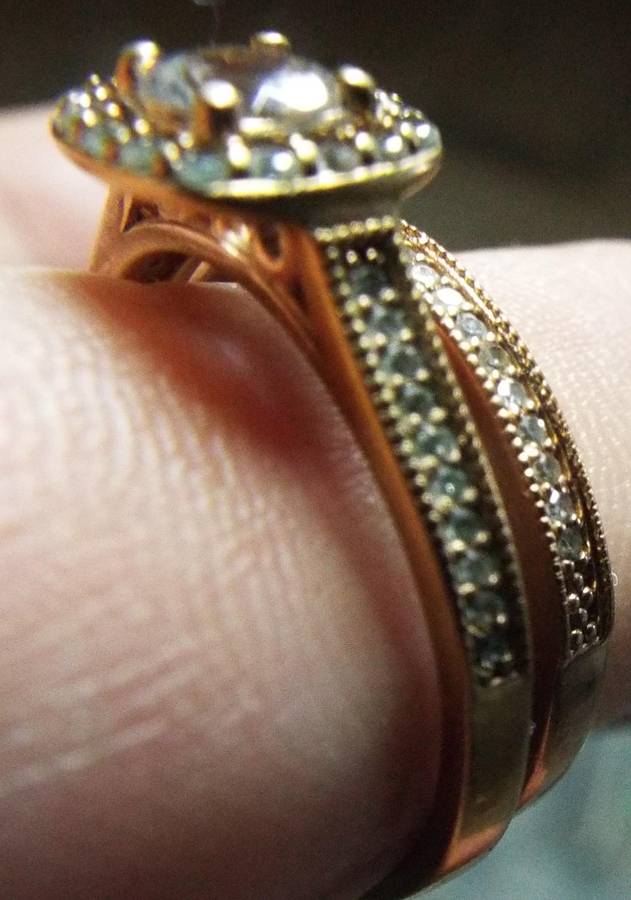 VINTAGE 9CT Wedding set with 5mm pink diamond from the late 1980s