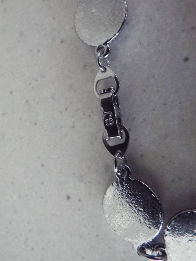 Jewellery lot with 2 hanging stands and assorted pieces