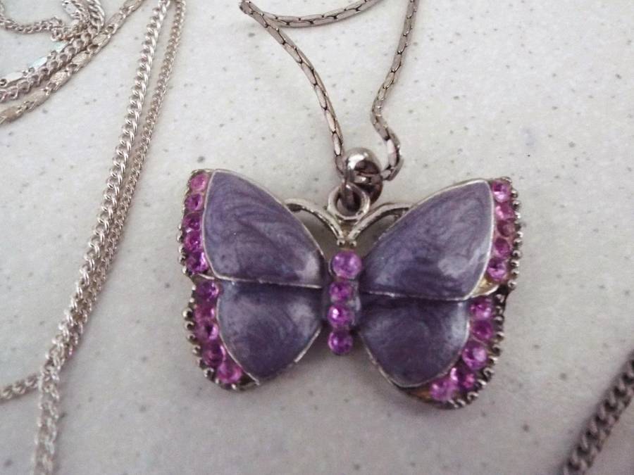 Jewellery lot with 2 hanging stands and assorted pieces