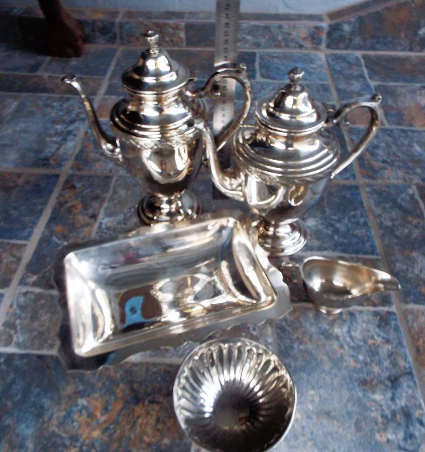 Vintage lot of nice bling bling