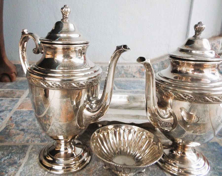 Vintage lot of nice bling bling