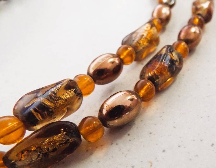 VINTAGE 1950s AURORA BOREALIS GLASS BEAD NECKLACE