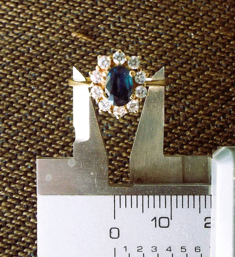 VINTAGE 9CT RING