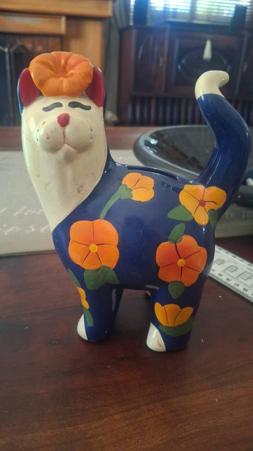 Piggy bank porcelain cat