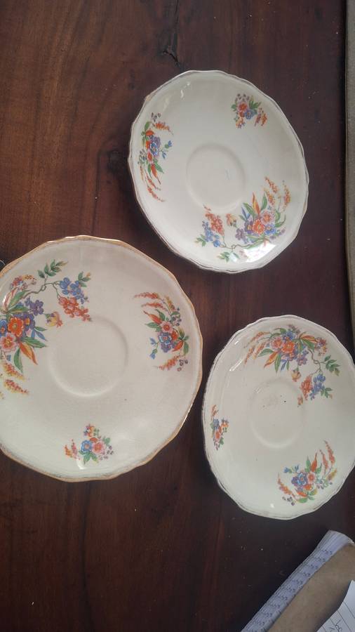 Alfred meakin plates x 3