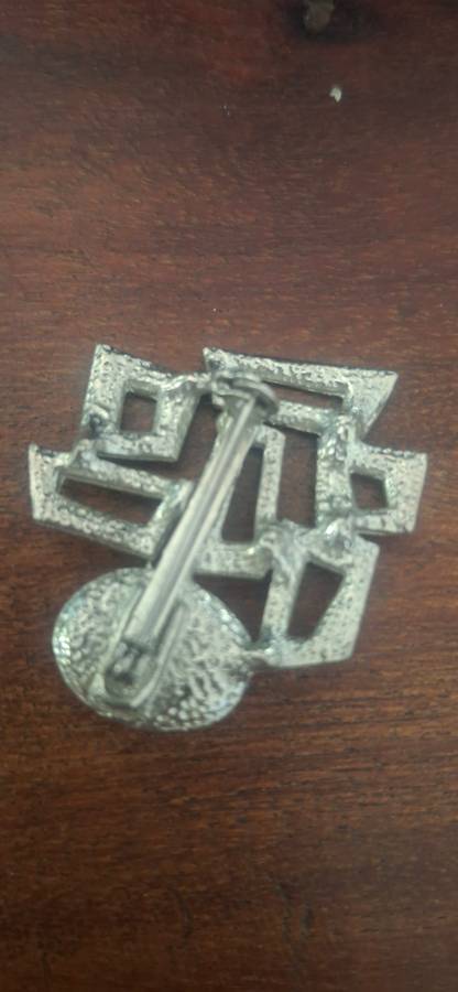 Vintage brooch turquoise stone