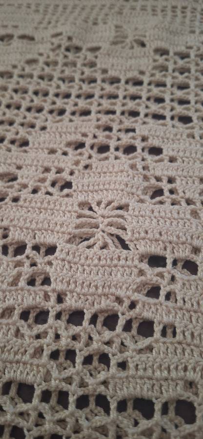 Vintage crochet cussion cover