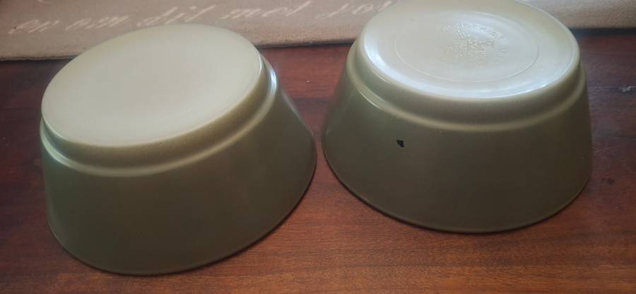 Fire king vintage milk glass bowls x 2