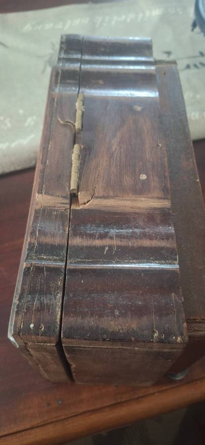 Wooden jewelry box