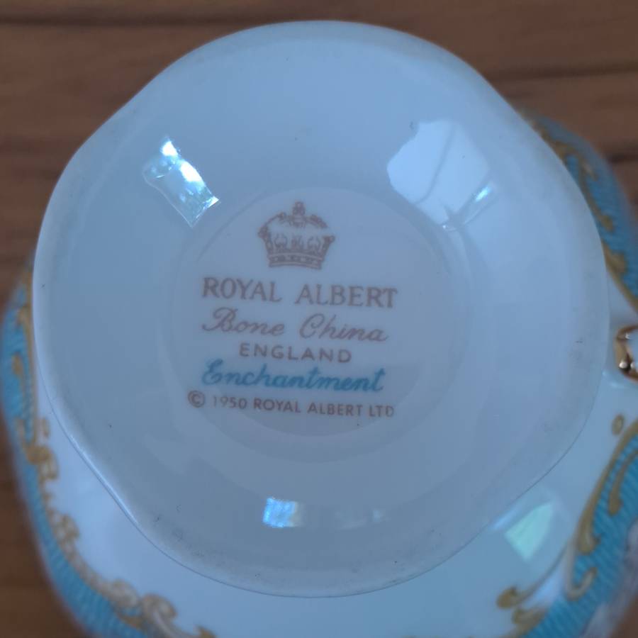 Royal Albert Trio - Enchantment (Trio number 2)