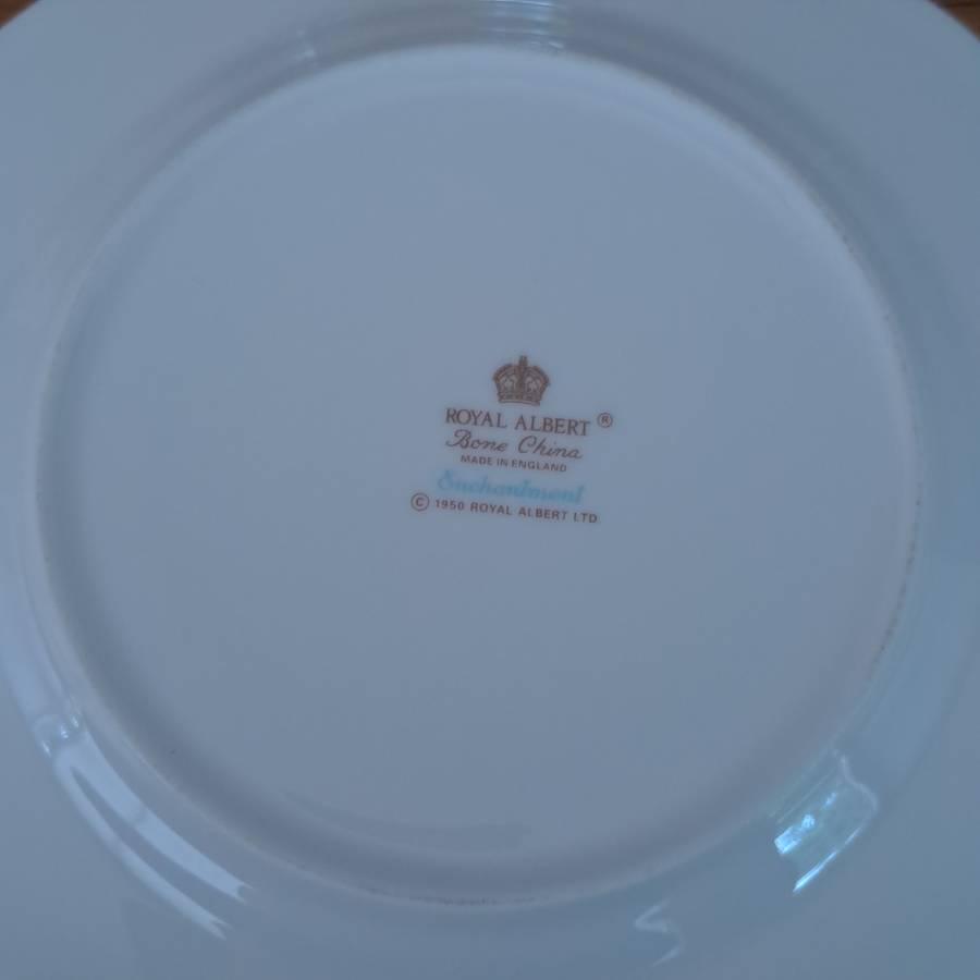 Royal Albert Trio - Enchantment (Trio number 2)