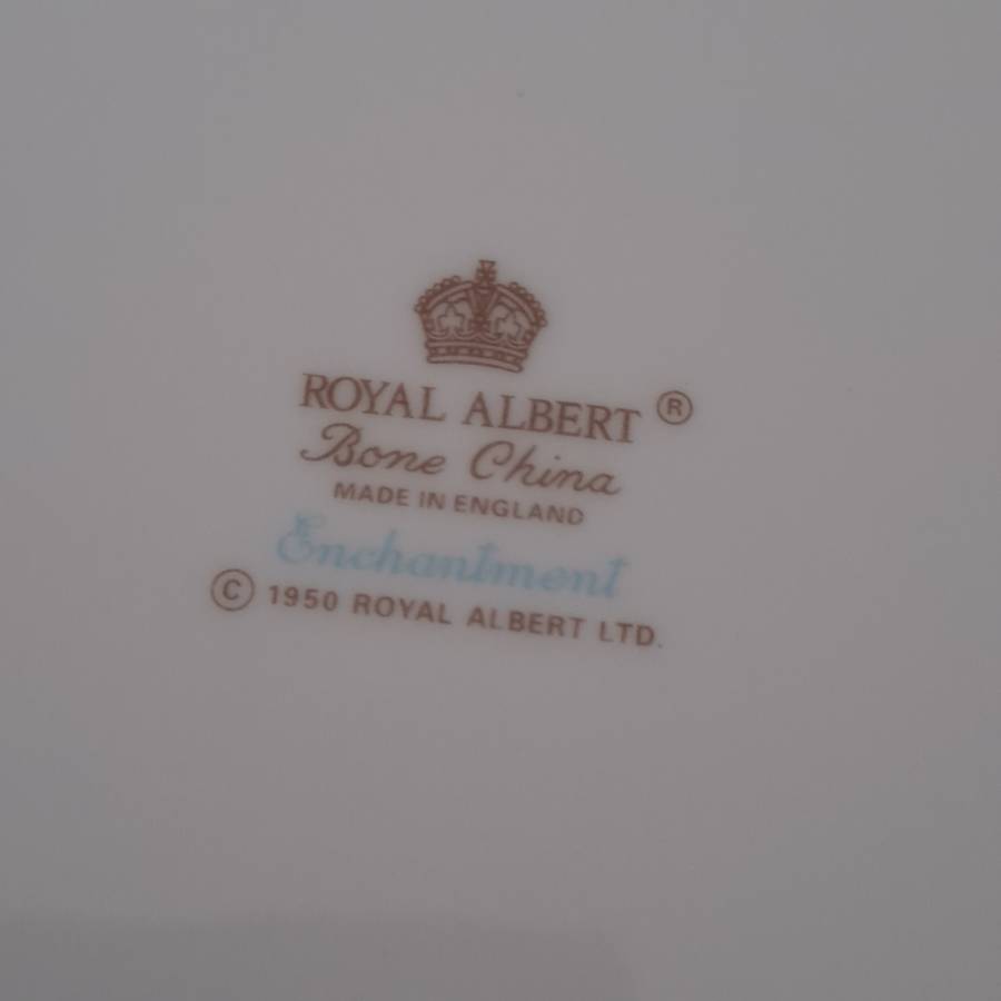 Royal Albert Trio - Enchantment (Trio number 2)