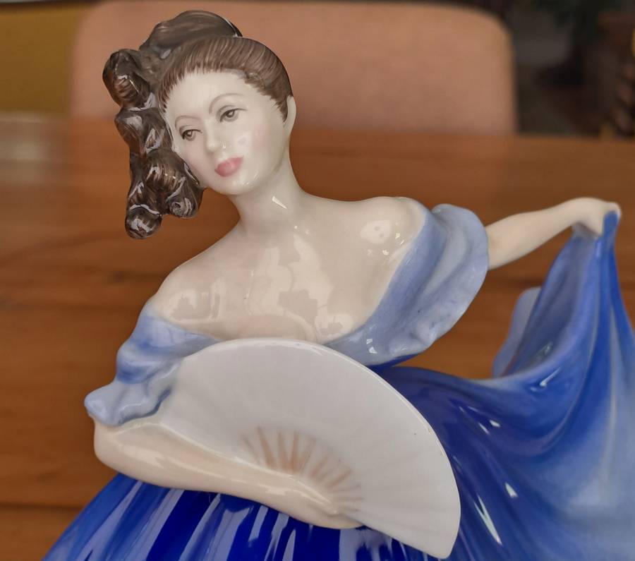 Royal Doulton Figurine - Elaine HN2791