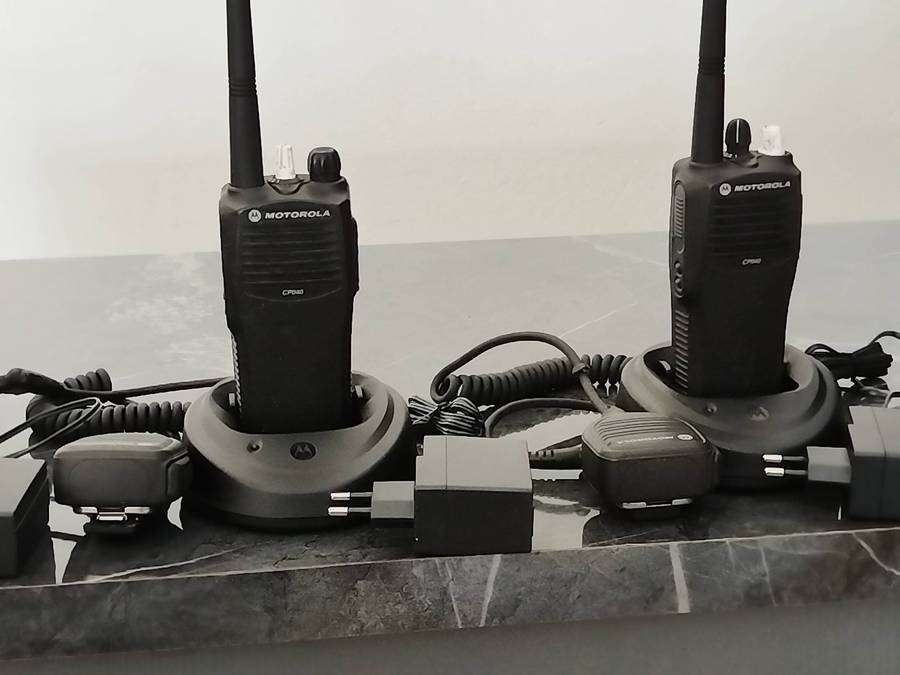 MOTOROLA CP 040 VHF TWO-WAY RADIO (NO BATTERIES) SET OF FOUR ( 4)