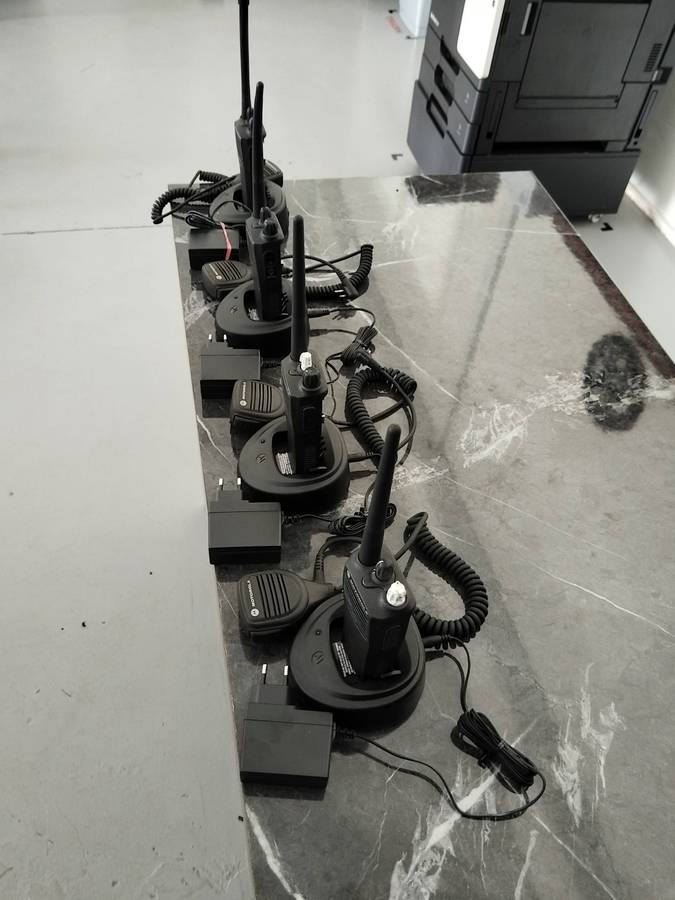 MOTOROLA CP 040 VHF TWO-WAY RADIO (NO BATTERIES) SET OF FOUR ( 4)