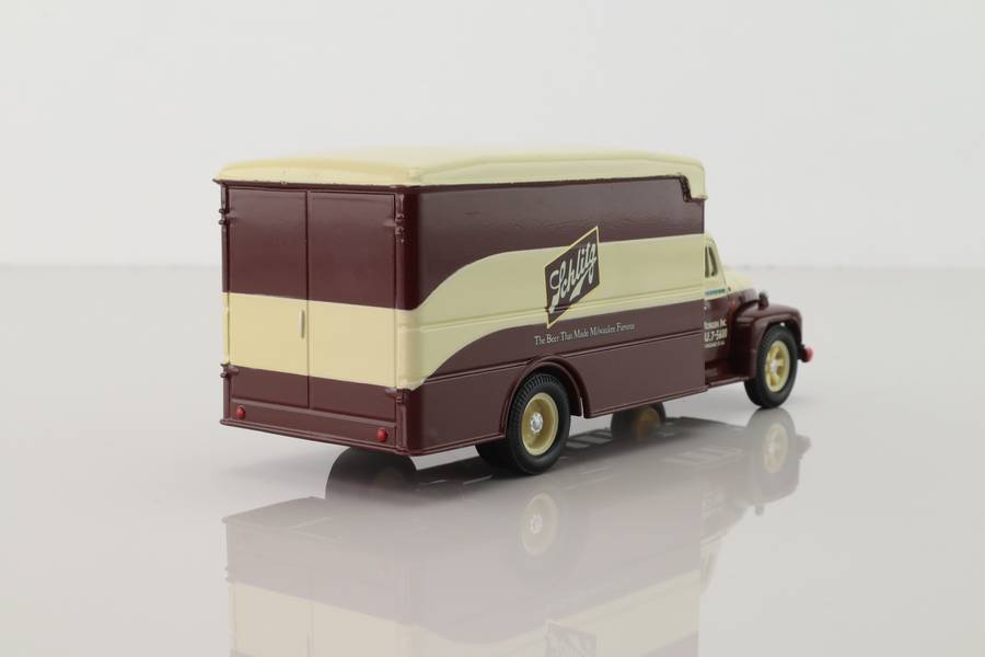 Schlitz Beer Diamond T620, Box Van, (US Road Transport)