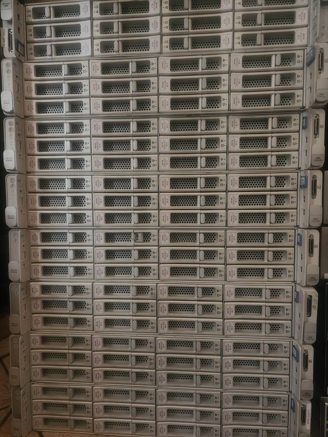 Cisco UCS C240 M5 Intel Xeon 4210 CPU 2.20GHz 12 x 3.5" 6TB SAS Bay 2x2.5Inc  1.6TB 24-192GB DIMM