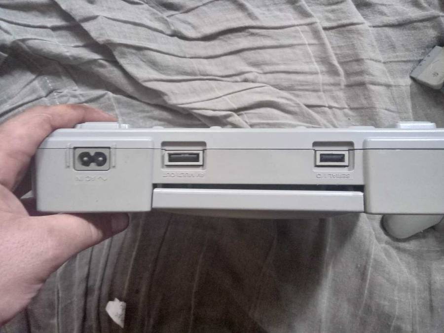 Playstation 1 console+remote+all cables