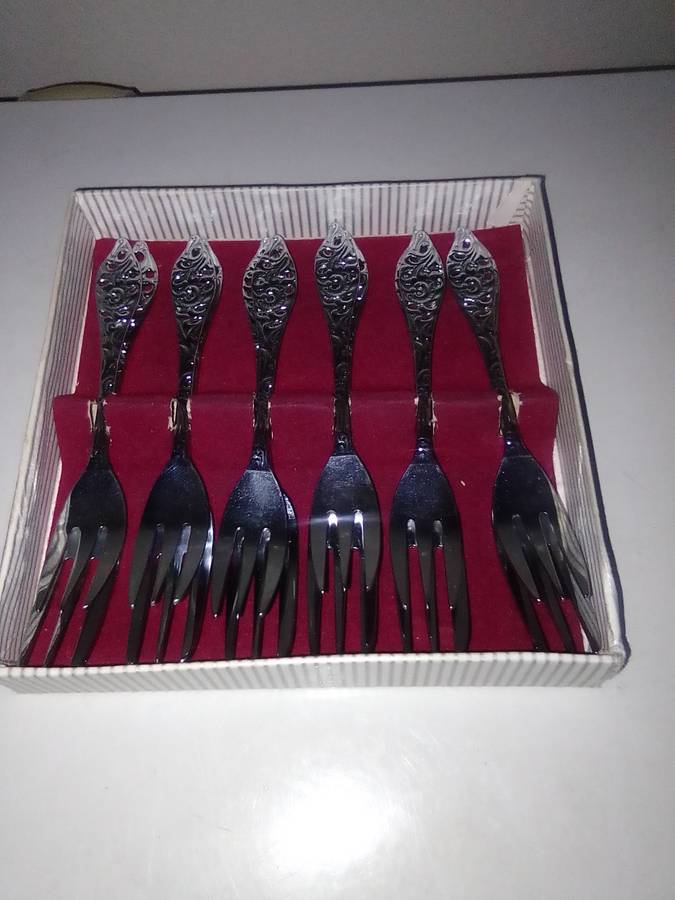 Vintage 2 x set's Elwezetta Dutch chrome plate Forks boxed. Wedding gift's that were stored.