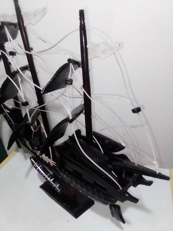 Pirates of Caribbean large Tall Ship Model of "The Black Pearl" mounted and in solid wood.