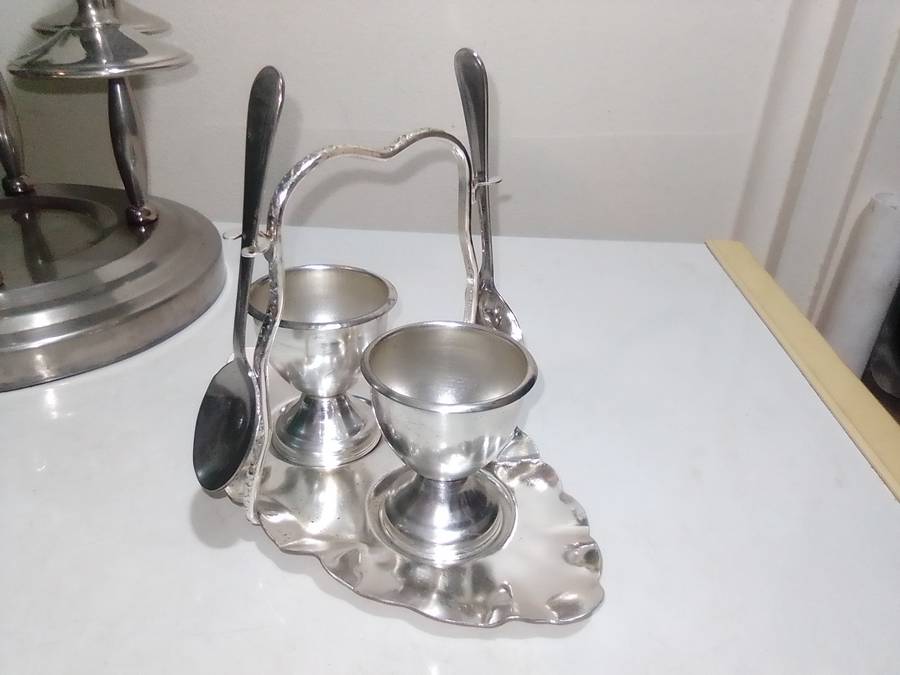 Wow Made in England 2 egg holder set with cups and teaspoons.