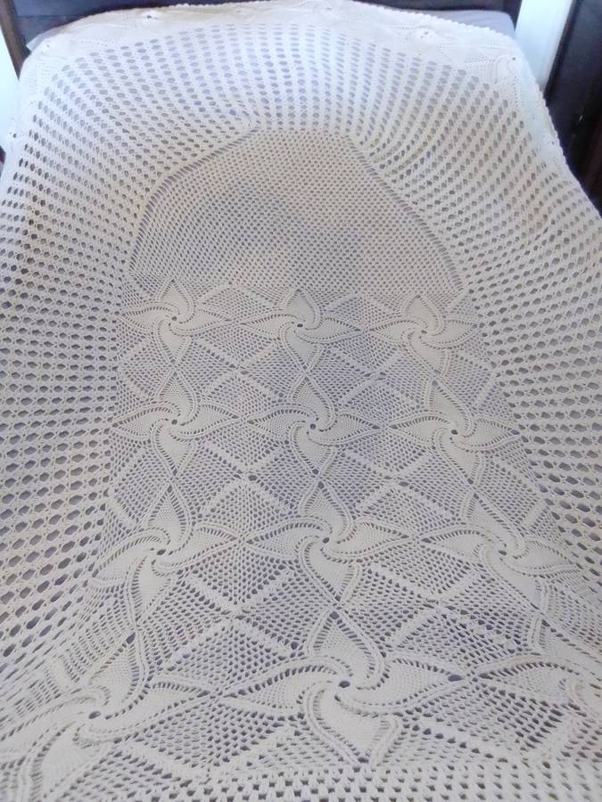 Awesome an extra-large Crocheted oblong/oval Tablecloth Size: 3mx2m in Excellent condition.