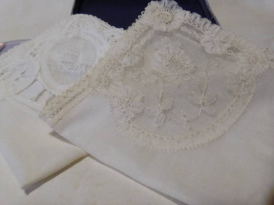 Vintage 2 lots. Women Cotton Handkerchiefs "Burgee Belgium" 1 monogramed "Venezia" 3 Other French