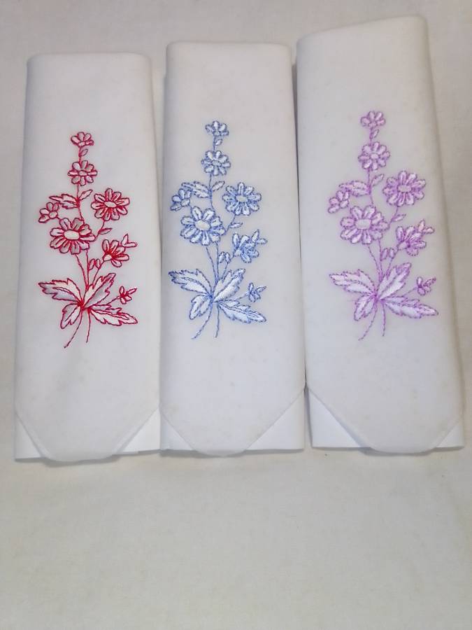 Vintage genuine 100% cotton Ladies 3 Handkerchiefs embroidered original box.
