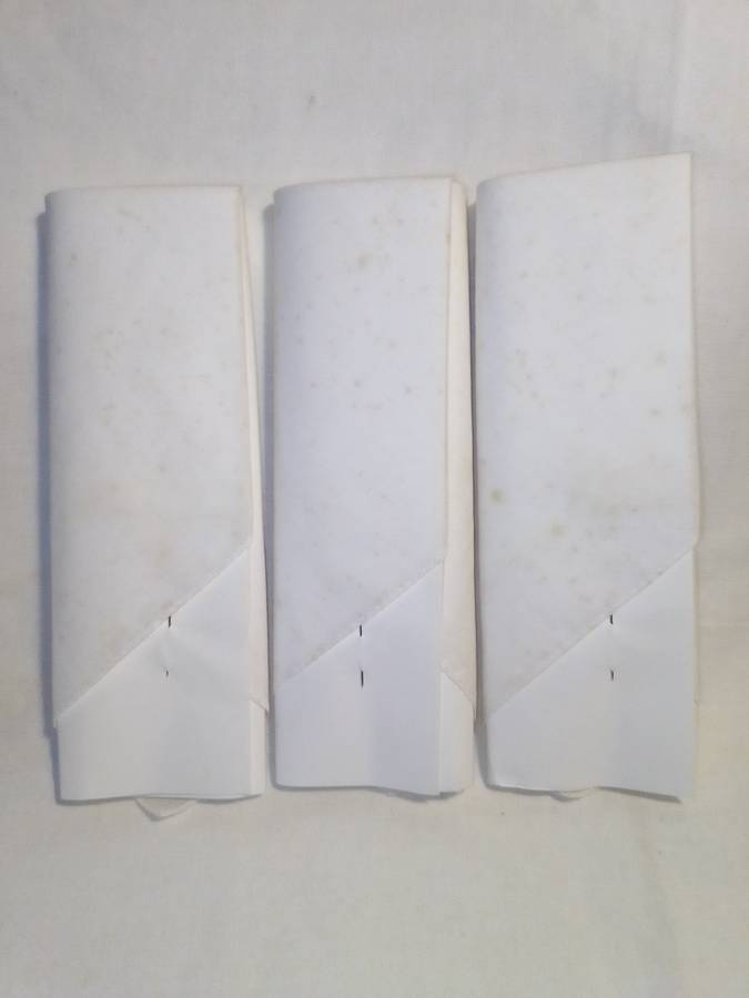 Vintage genuine 100% cotton Ladies 3 Handkerchiefs embroidered original box.