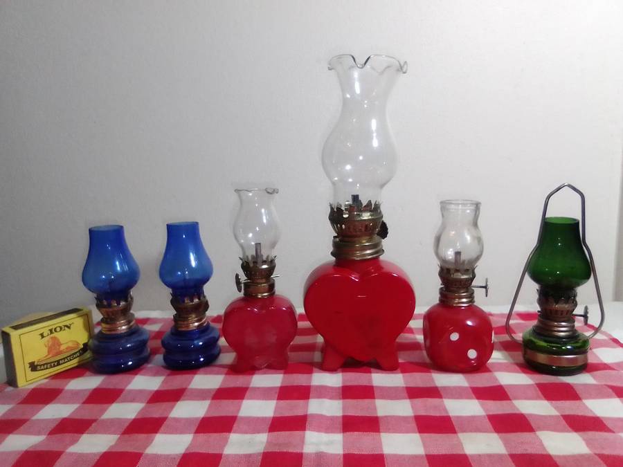 These are gorgeous miniature kerosene lamps! 6 mini paraffin lamps. 100mm up to 200mm Tall