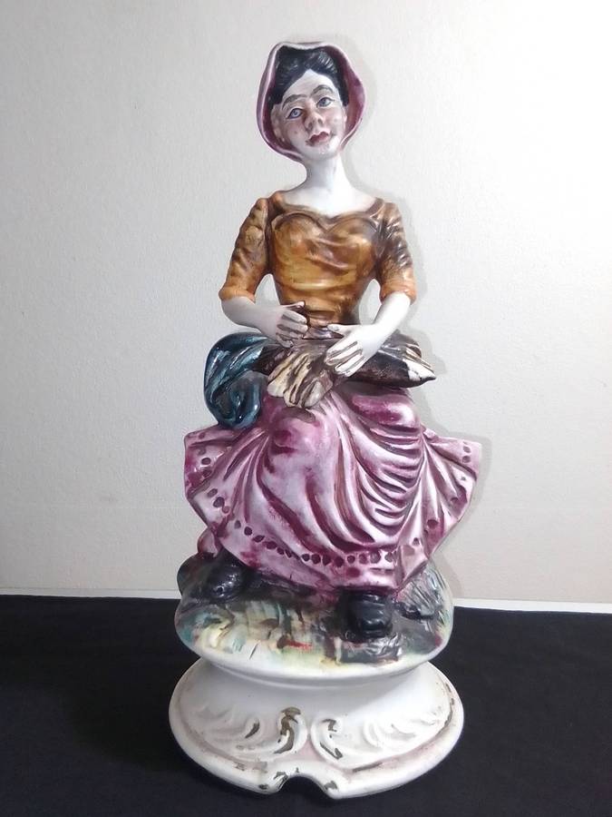 An elegant figurine from master Italian sculptor, A Farm Lady. Capodimonte made in Italy 285mm Tall