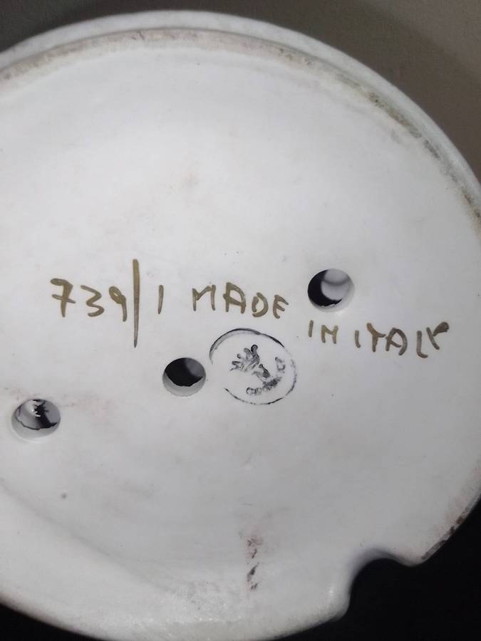 An elegant figurine from master Italian sculptor, A Farm Lady. Capodimonte made in Italy 285mm Tall