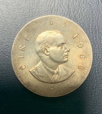 Irish 1 Pearse 10 Shilling - 1966
