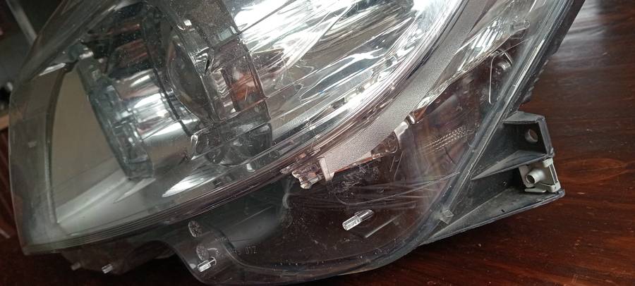 Mercedes Benz Xenon front lamp (left).