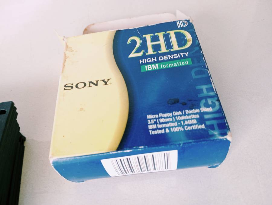 SONY 3.5" FLOPPY DISK DRIVE (PACK OF 10) Brand new, COLLECTABLES