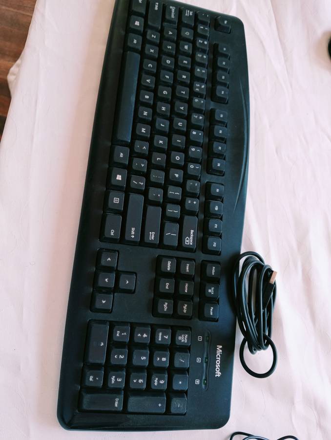 Corded Microsoft keyboard and mouse combo