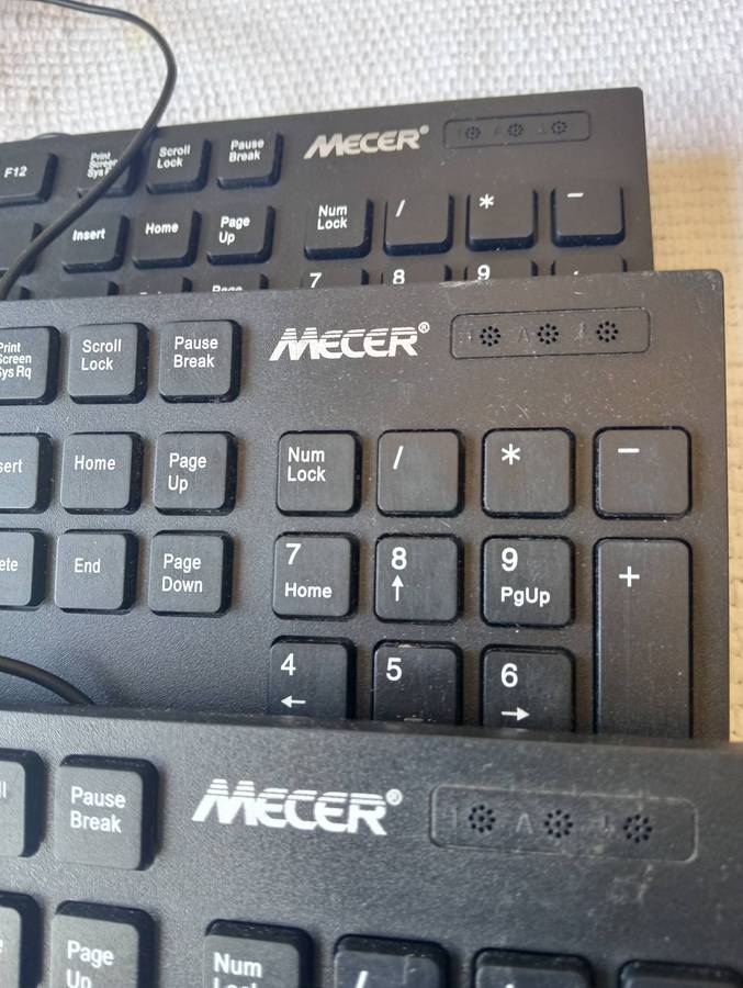 Mecer USB slim keyboard (SELLING LOT OF 11 UNITS) (ONE BID FOR ALL)