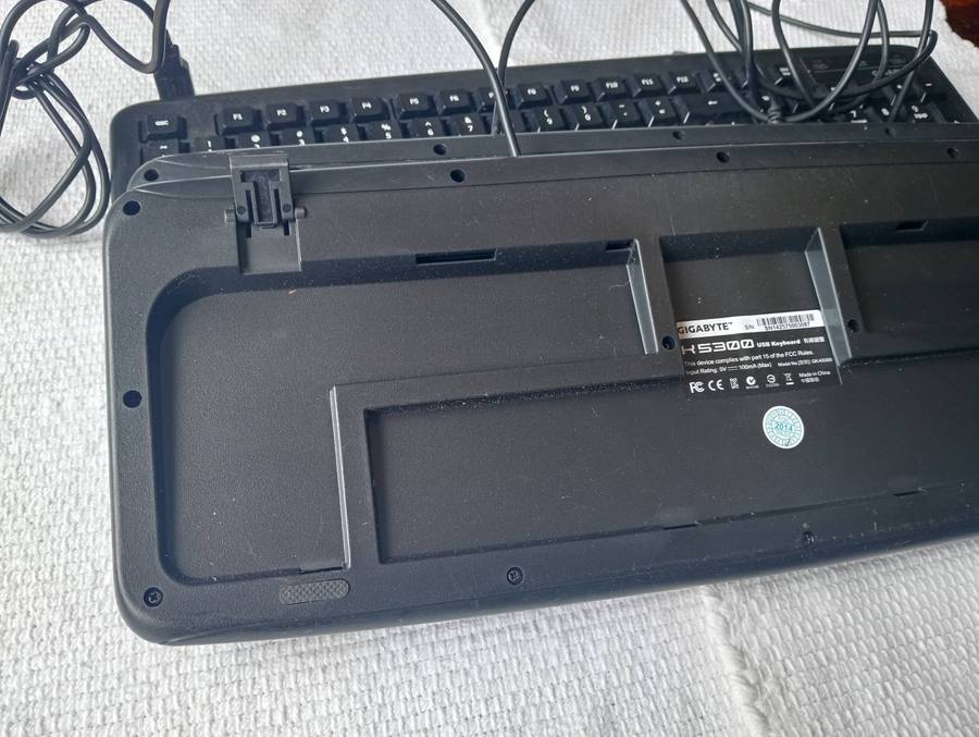 GIGABYTE KM5300 Keyboards (1 bid for 3 units)