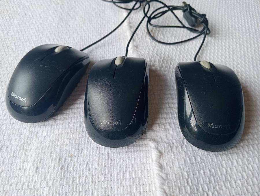 Microsoft Compact Optical Mouse mini sized 500 v2.0 (x3 units for one bid)